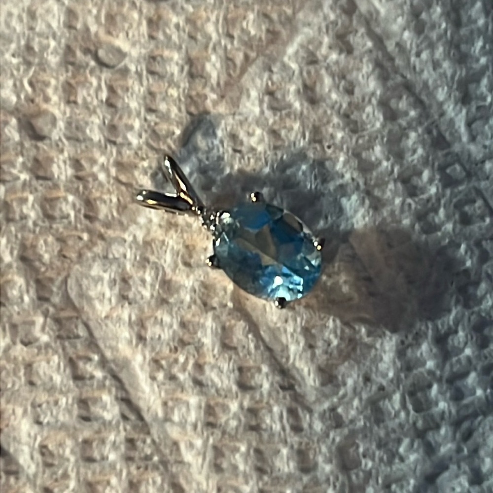 14k white gold with stone